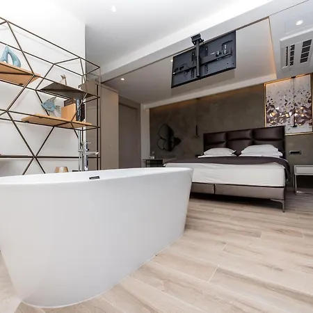 Aurelia 1 * Makarska