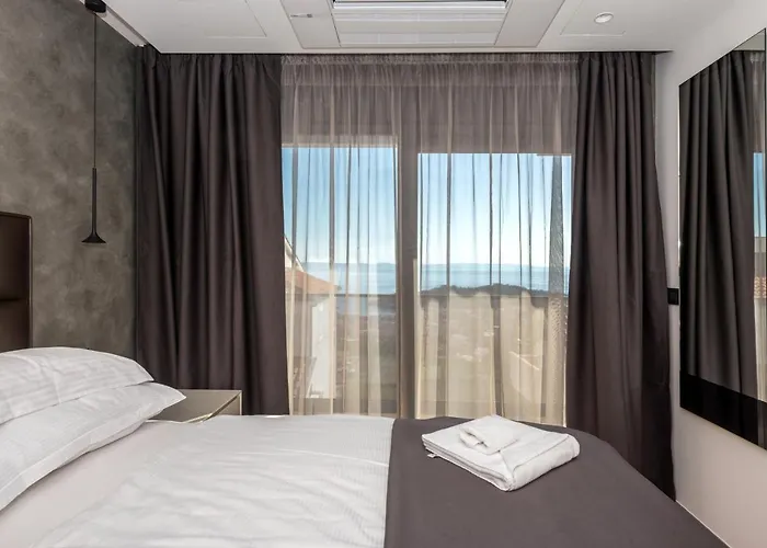 Aurelia 1 Μακάρσκα